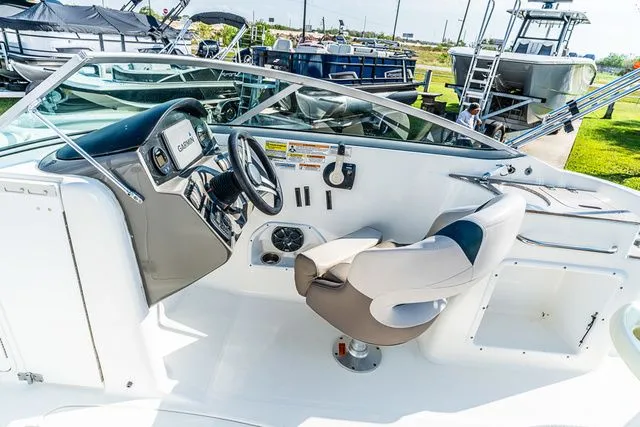 Slide: The Image of Hurricane SunDeck 2400 2017 - 7