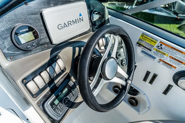 Slide: The Image of Hurricane SunDeck 2400 2017 - 8