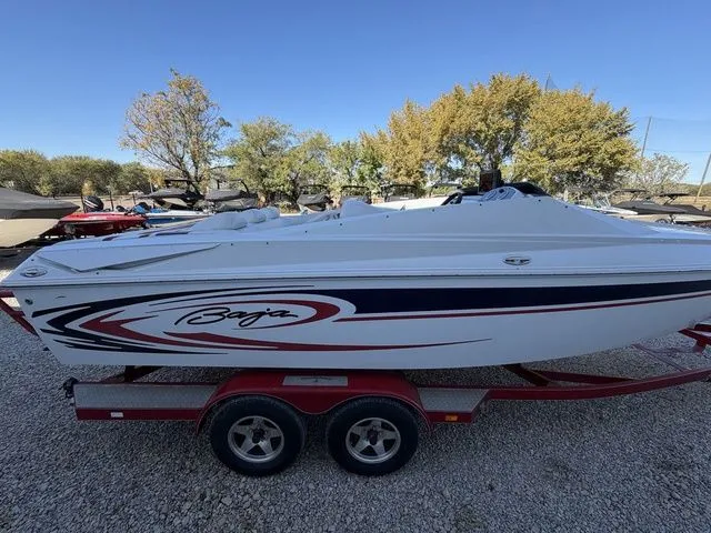 Slide: The Image of Baja 23 Outlaw 2006 - 6