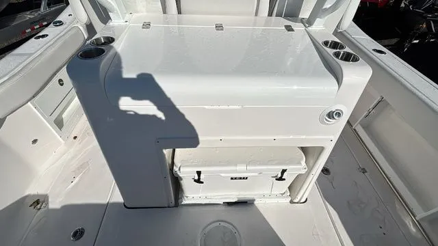 Slide: The Image of Sea Fox 328 Commander 2026 - 16