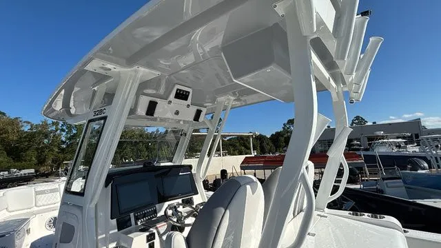 Slide: The Image of Sea Fox 328 Commander 2026 - 21