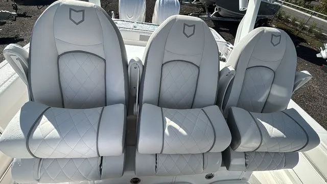 Slide: The Image of Sea Fox 328 Commander 2026 - 26