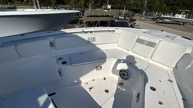 Slide: The Image of Sea Fox 328 Commander 2026 - 30