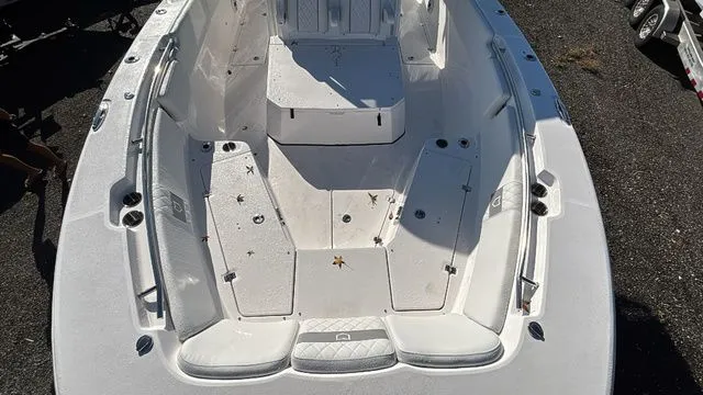 Slide: The Image of Sea Fox 328 Commander 2026 - 33