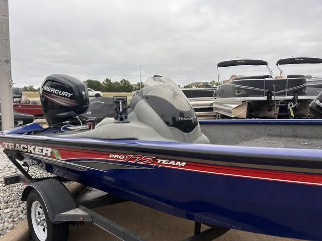 Slide: The Image of Tracker Pro Team 175 TF 2017 - 3