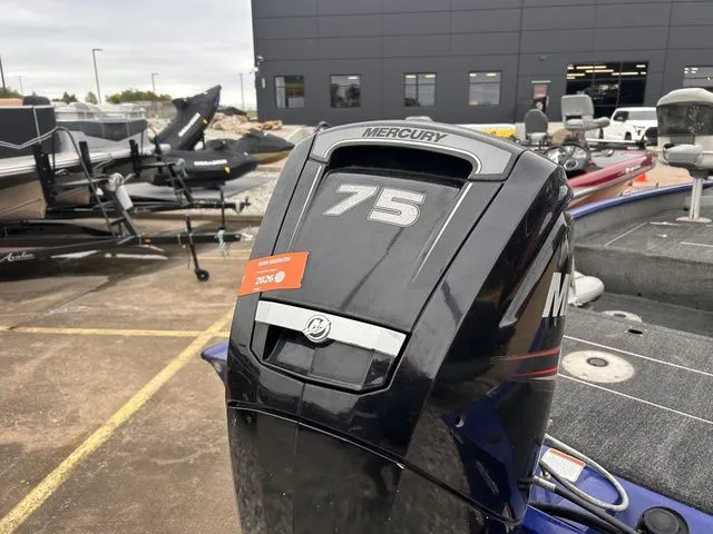 Slide: The Image of Tracker Pro Team 175 TF 2017 - 8