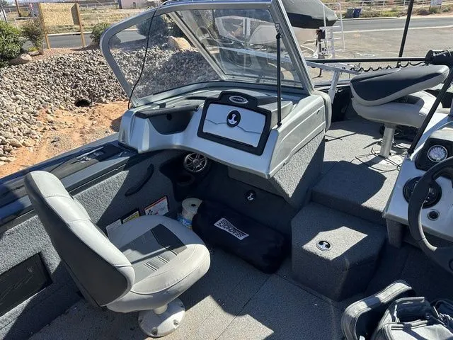 Slide: The Image of Tracker Targa V-18 Combo 2019 - 3