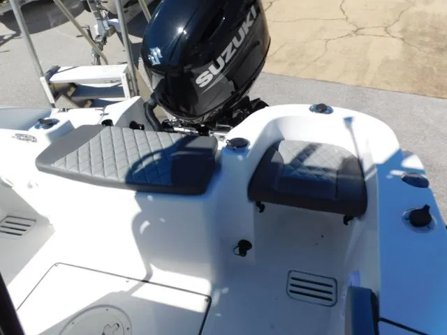 Slide: The Image of Polar 220 CC 2024 - 9