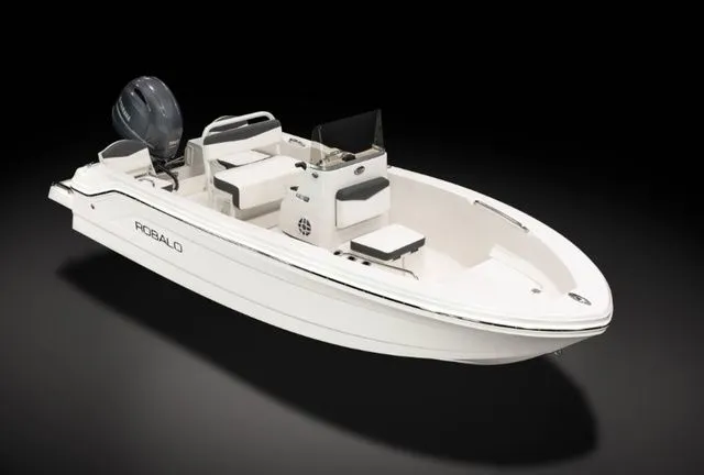 Slide: The Image of Robalo R160 Center Console 2026 - 3