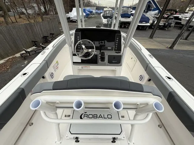 Slide: The Image of Robalo R232 Explorer 2026 - 11