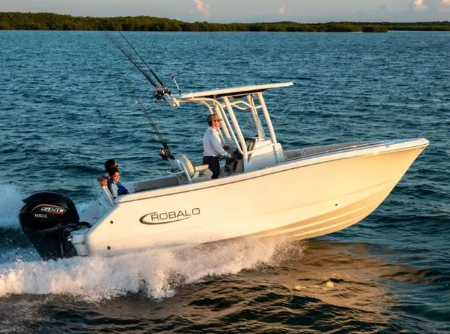 Slide: The Image of Robalo R232 Explorer 2026 - 14