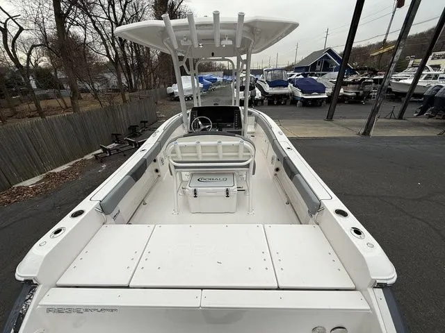 Slide: The Image of Robalo R232 Explorer 2026 - 7