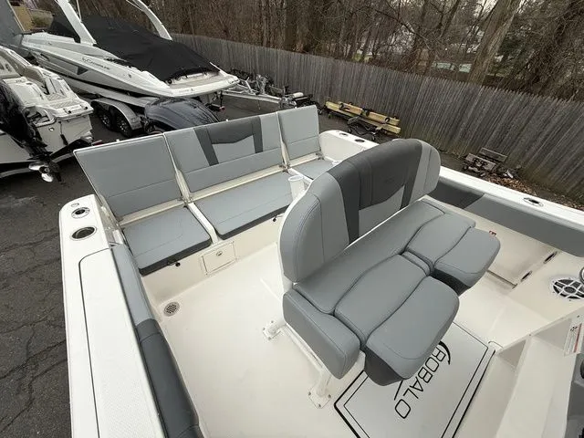 Slide: The Image of Robalo R232 Explorer 2026 - 9