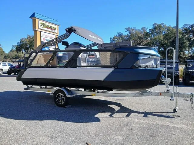 Slide: The Image of Sea-Doo Switch Cruise 21 2026 - 8