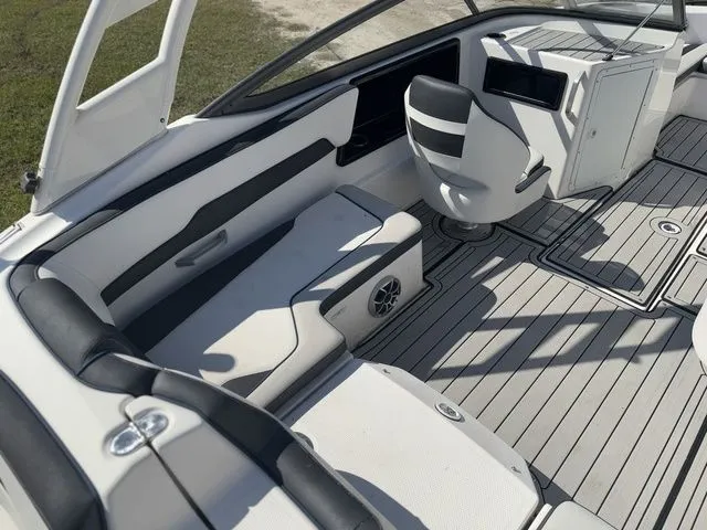 Slide: The Image of Yamaha 195S 2021 - 11