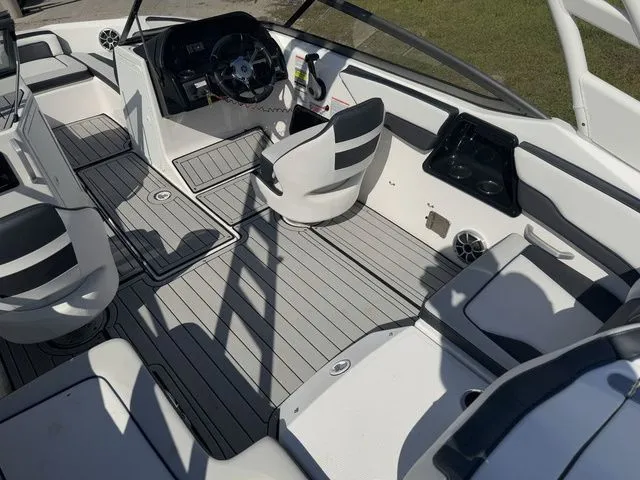 Slide: The Image of Yamaha 195S 2021 - 12