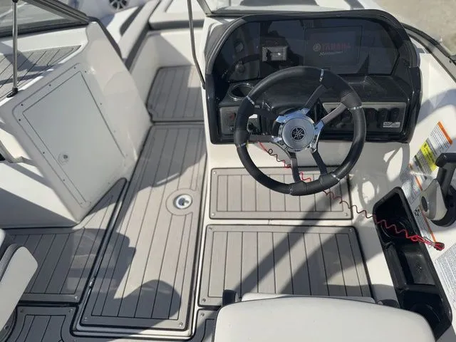 Slide: The Image of Yamaha 195S 2021 - 14