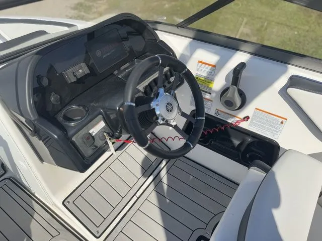 Slide: The Image of Yamaha 195S 2021 - 17