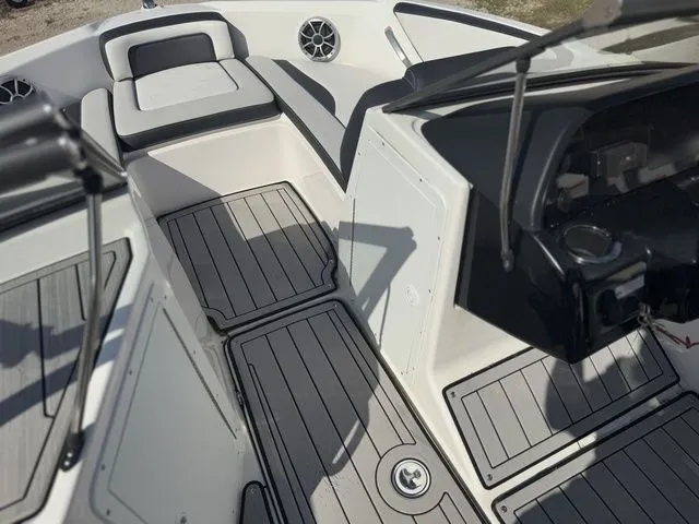 Slide: The Image of Yamaha 195S 2021 - 19