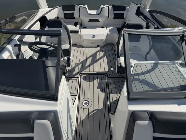 Slide: The Image of Yamaha 195S 2021 - 21