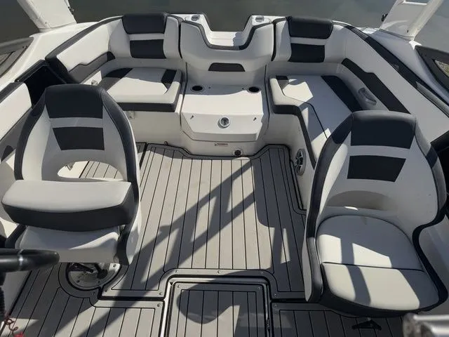 Slide: The Image of Yamaha 195S 2021 - 23