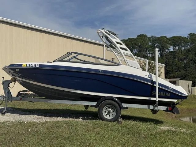 Slide: The Image of Yamaha 195S 2021 - 4