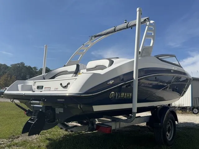 Slide: The Image of Yamaha 195S 2021 - 8