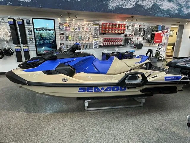 Slide: The Image of Sea-Doo Wake 2026 - 4