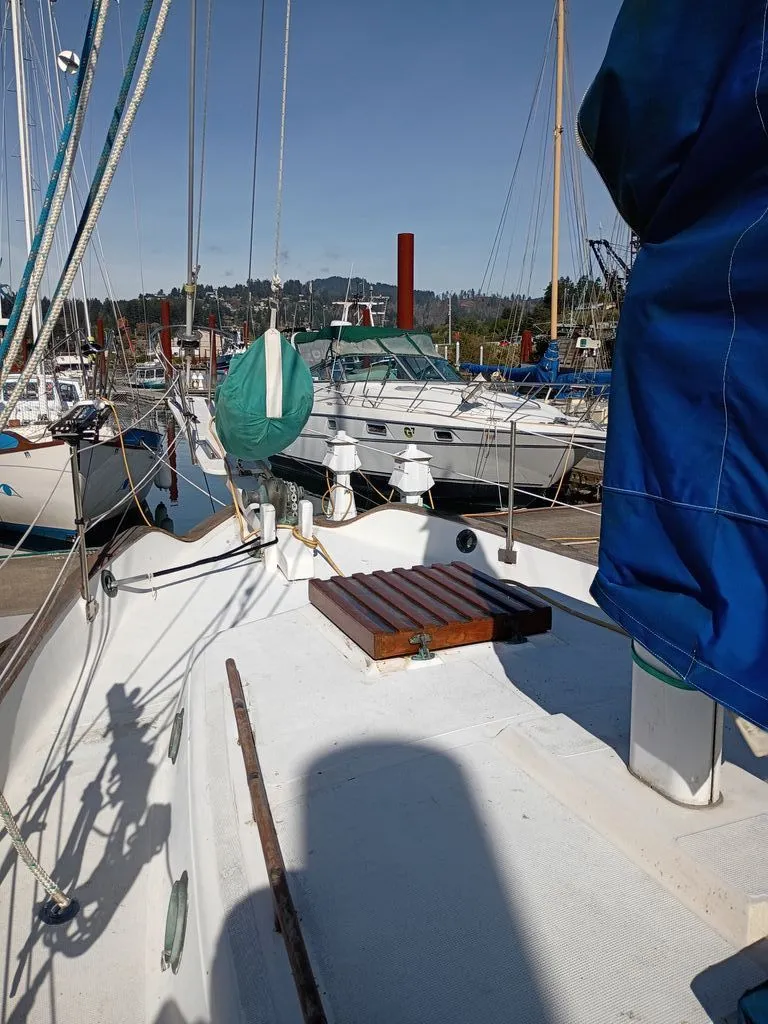 Slide: The Image of Westsail 32 Cutter 1977 - 4