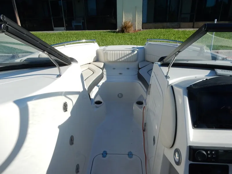 Slide: The Image of Stingray DC211 2023 - 25