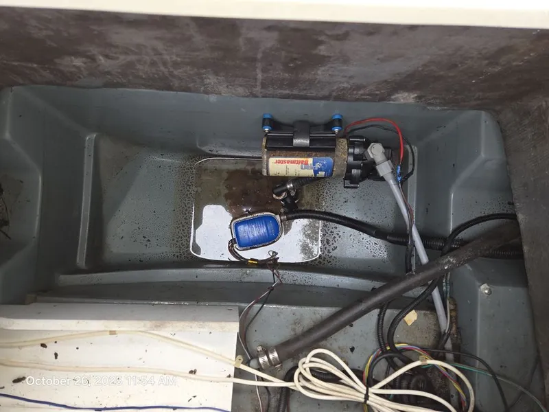 Slide: The Image of Boston Whaler Outrage 1993 - 19