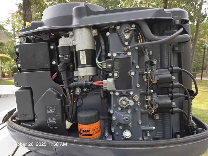 Slide: The Image of Boston Whaler Outrage 1993 - 32