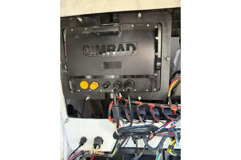 Slide: The Image of Simrad electronic system in 2023 Yamaha Boats 255 FSH Sport E, showing wiring and connections. - 28