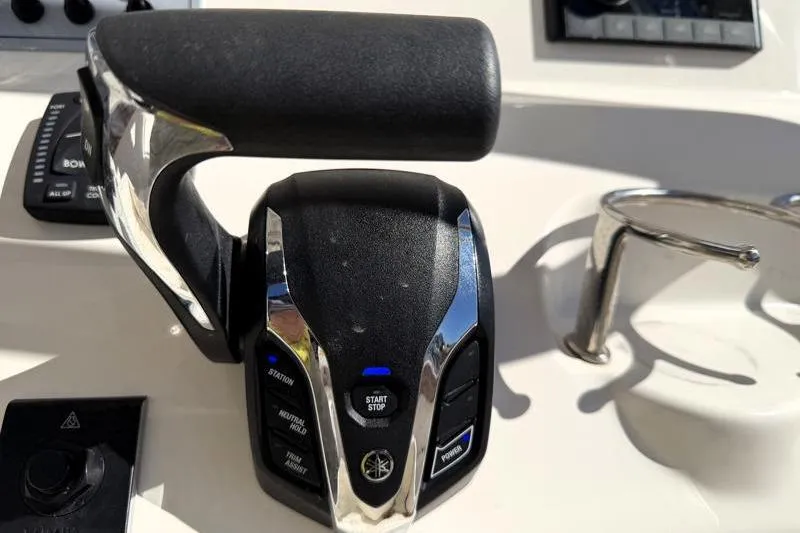 Slide: The Image of Throttle control of 2025 Key West 239 FS boat, featuring modern design and functionality. - 33