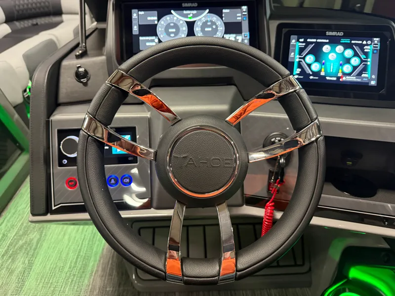 Slide: The Image of Tahoe Grand Tahoe 400HP Elite Windshield 2585 Tritoon Mercury V10 2026 - 25