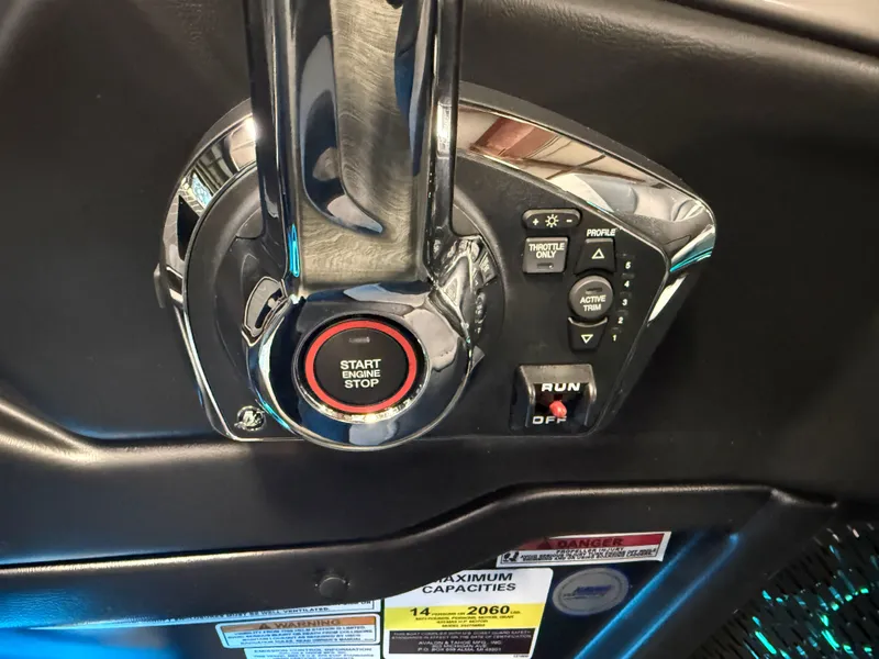 Slide: The Image of Tahoe Grand Tahoe 400HP Elite Windshield 2585 Tritoon Mercury V10 2026 - 27