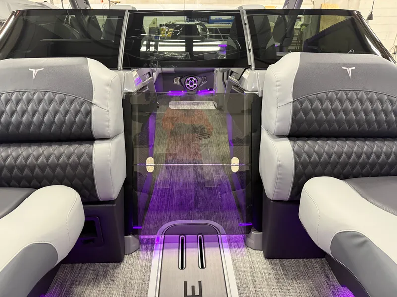 Slide: The Image of Tahoe Grand Tahoe 400HP Elite Windshield 2585 Tritoon Mercury V10 2026 - 55