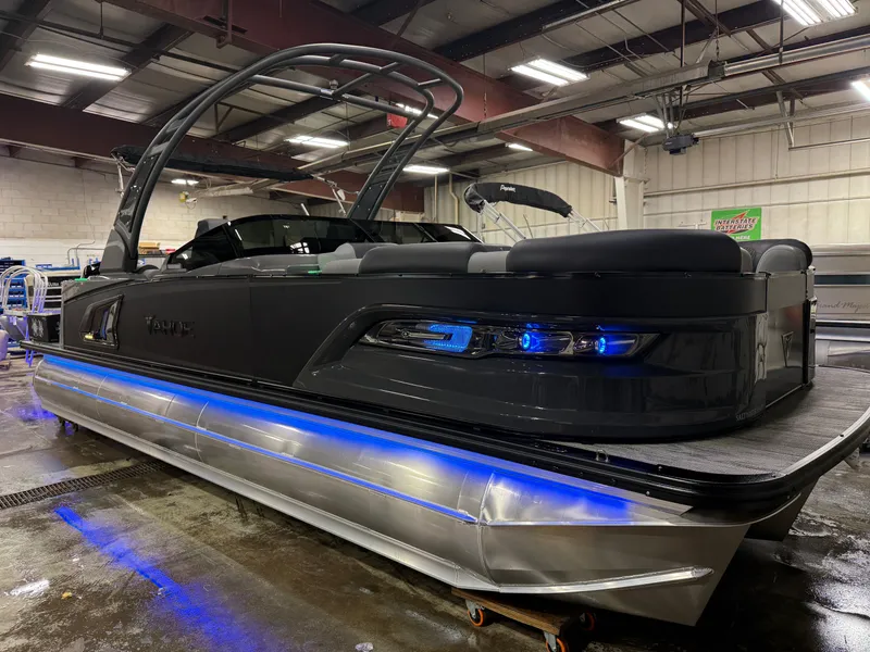 Slide: The Image of Tahoe Grand Tahoe 400HP Elite Windshield 2585 Tritoon Mercury V10 2026 - 66