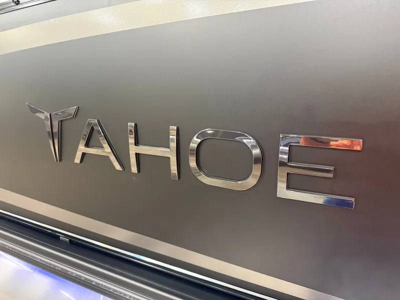 Slide: The Image of Tahoe Grand Tahoe 400HP Elite Windshield 2585 Tritoon Mercury V10 2026 - 67