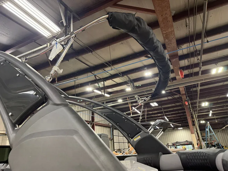 Slide: The Image of Tahoe Grand Tahoe 400HP Elite Windshield 2585 Tritoon Mercury V10 2026 - 82