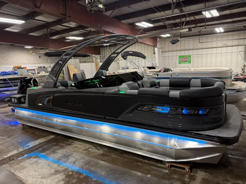 Slide: The Image of Tahoe Grand Tahoe 400HP Elite Windshield 2585 Tritoon Mercury V10 2026 - 85