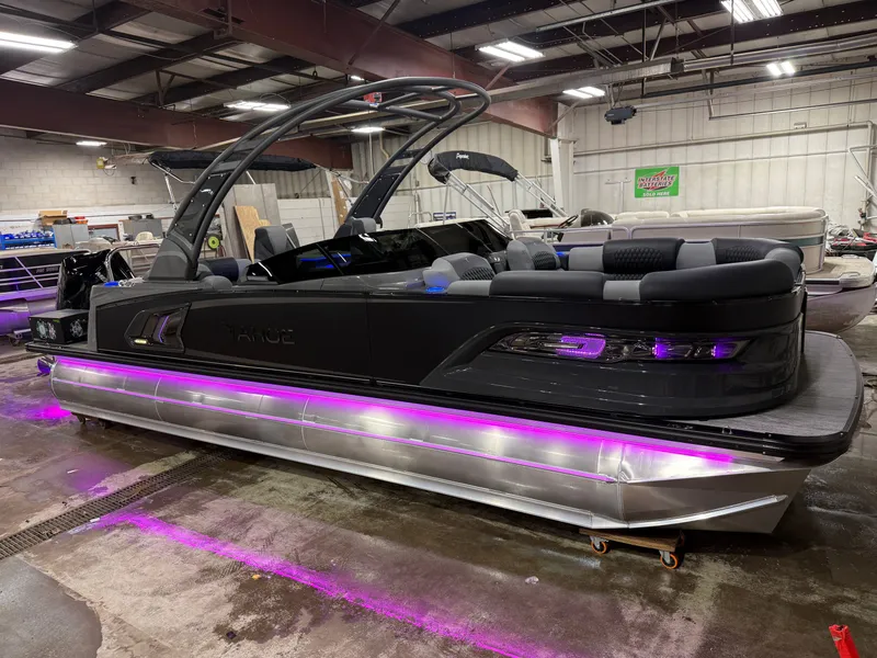 Slide: The Image of Tahoe Grand Tahoe 400HP Elite Windshield 2585 Tritoon Mercury V10 2026 - 88