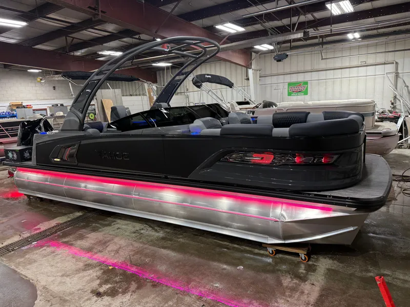 Slide: The Image of Tahoe Grand Tahoe 400HP Elite Windshield 2585 Tritoon Mercury V10 2026 - 89