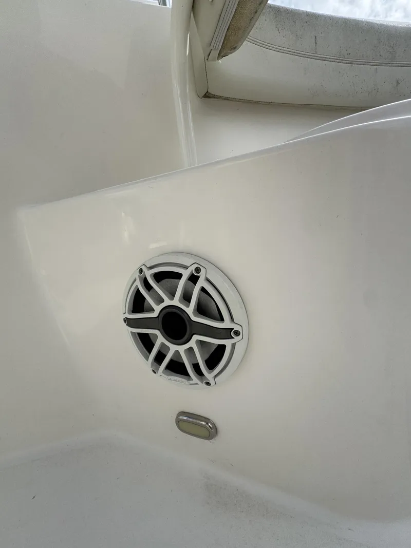 Slide: The Image of Cobia 280 Center Console 2020 - 26