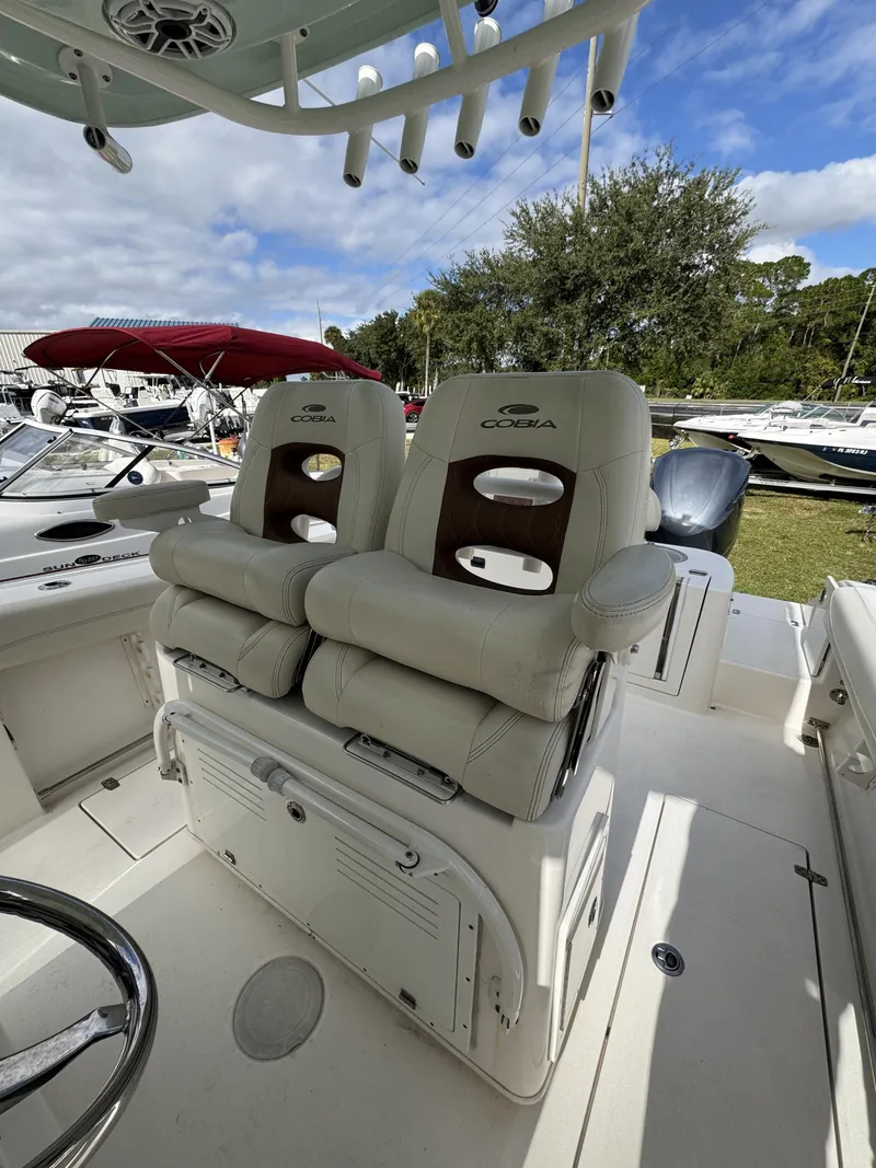 Slide: The Image of Cobia 280 Center Console 2020 - 39