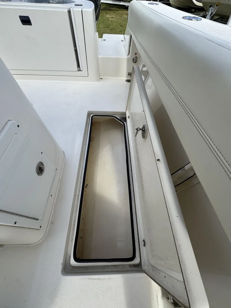 Slide: The Image of Cobia 280 Center Console 2020 - 44