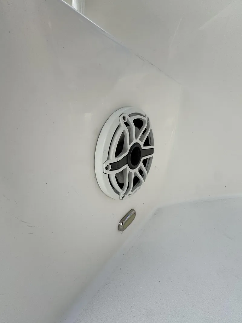 Slide: The Image of Cobia 280 Center Console 2020 - 8