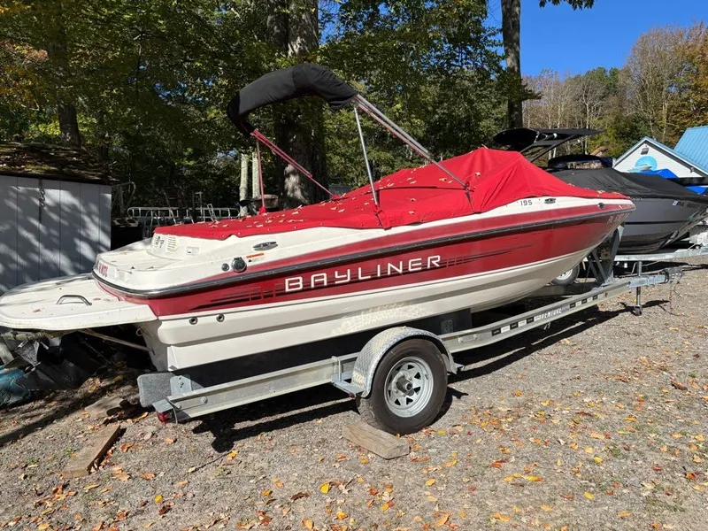 Slide: The Image of Bayliner 195 Bowrider 2012 - 5