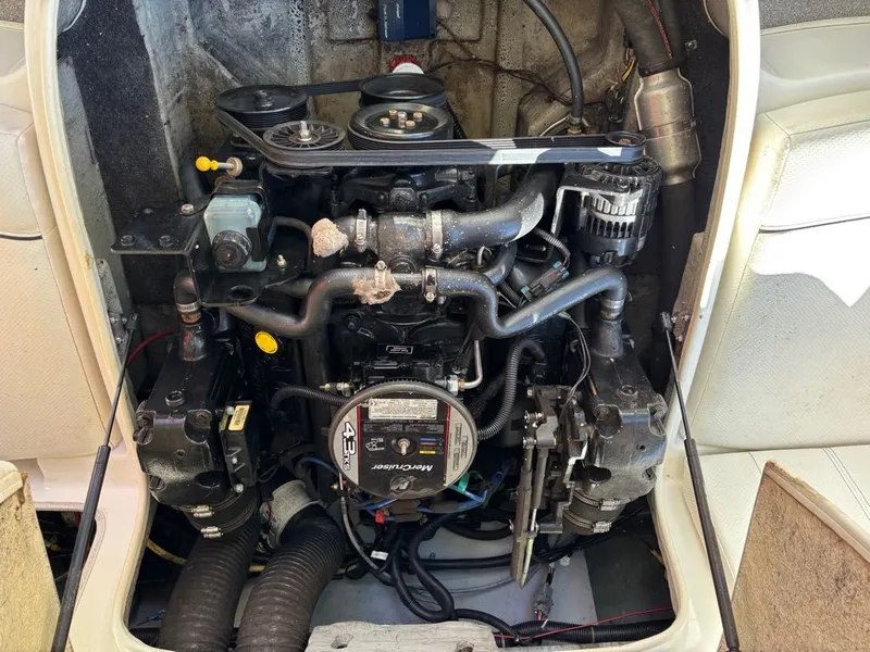 Slide: The Image of Bayliner 195 Bowrider 2012 - 9