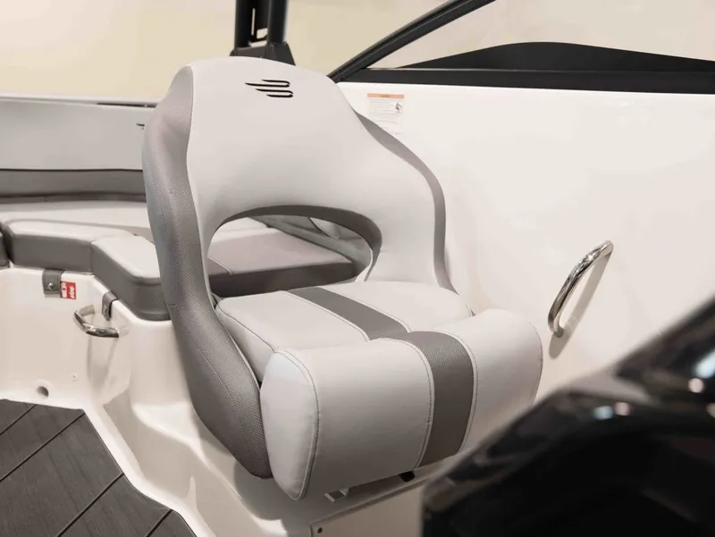 Slide: The Image of Bayliner V20i 2026 - 13